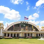 Live Local Cafe & Hotel